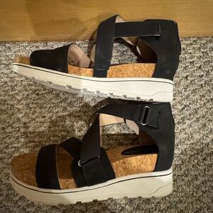 Adrienne Vittadini Sport Sandal size 9